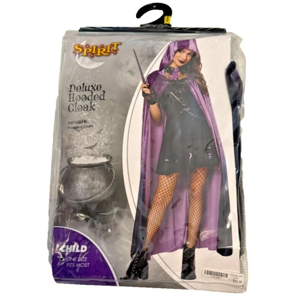 NEW! Spirit Halloween Deluxe Little Velvet Riding Hood Cape, VERY WARM AND SOFT